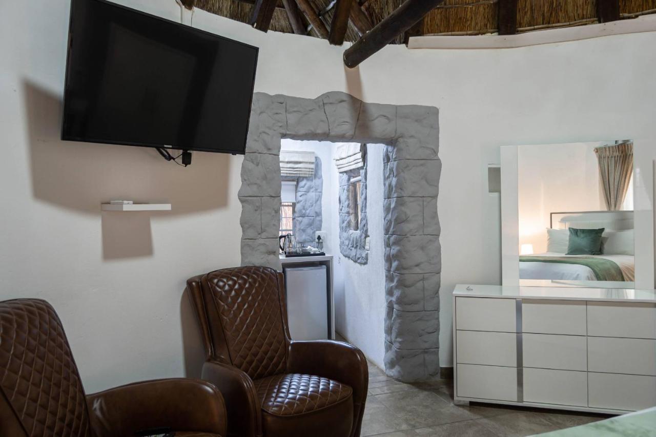 Graceland Conference And Lifestyle Centre Akasia Екстер'єр фото