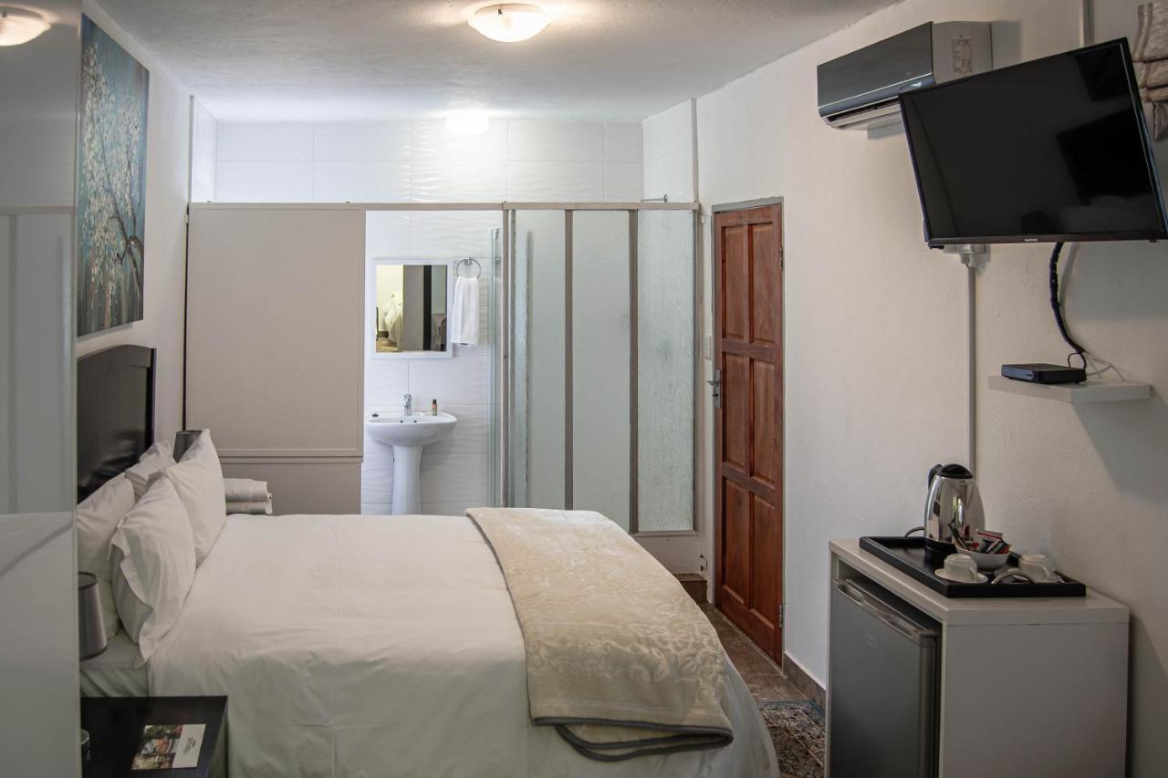 Graceland Conference And Lifestyle Centre Akasia Екстер'єр фото