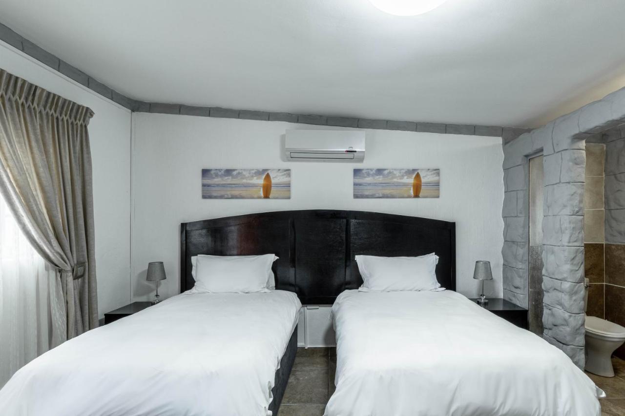 Graceland Conference And Lifestyle Centre Akasia Екстер'єр фото