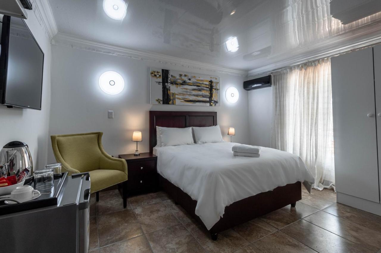 Graceland Conference And Lifestyle Centre Akasia Екстер'єр фото