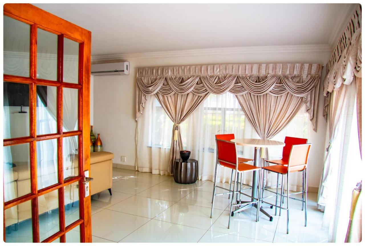 Graceland Conference And Lifestyle Centre Akasia Екстер'єр фото