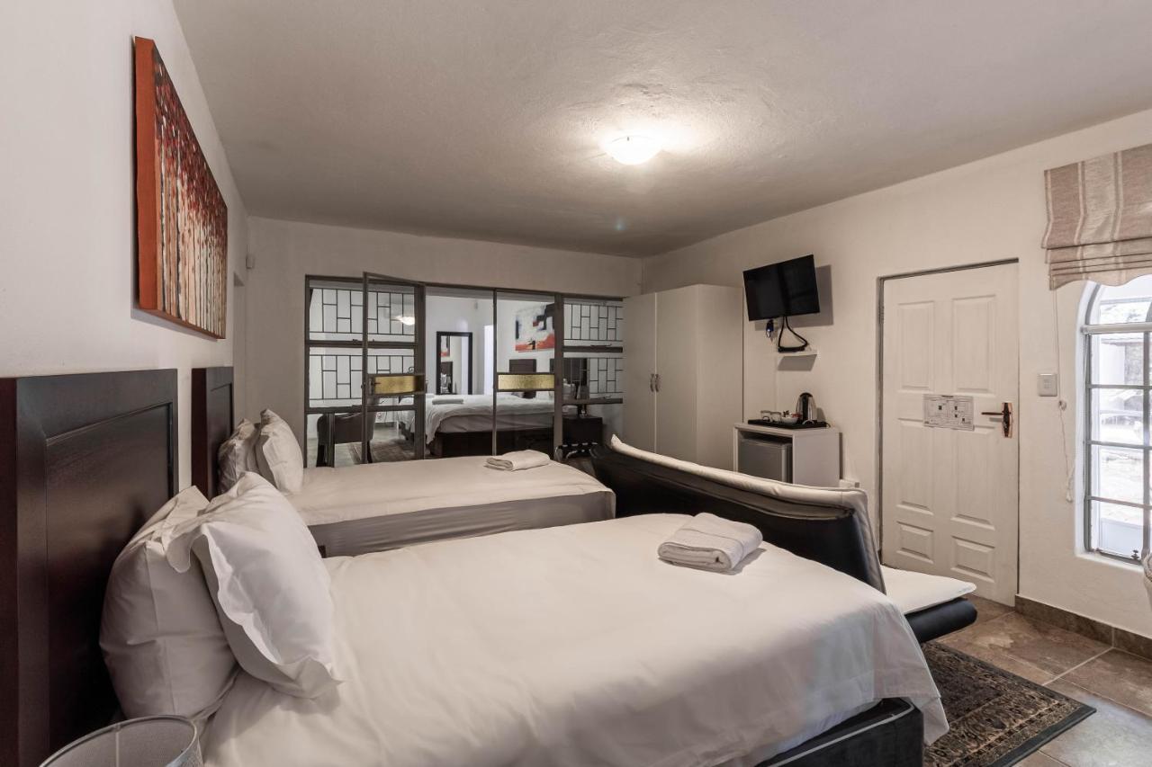 Graceland Conference And Lifestyle Centre Akasia Екстер'єр фото